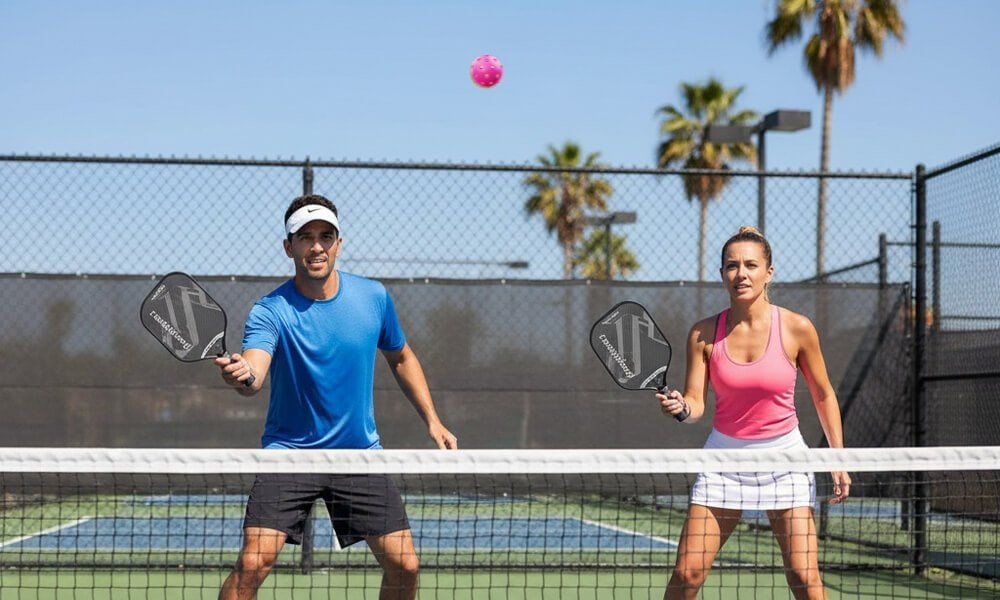 Mastering the Game: How to Pick the Best Pickleball Paddles to Choose for Beginners